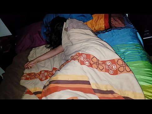 ❤️ ස්ටේප්සන් තම තරුණ සුළු මව නිදා සිටියදී ඇයට බැණ වදියි. ❤️ Fuck video අපෙන්% si.xsexshop.ru% ️❤